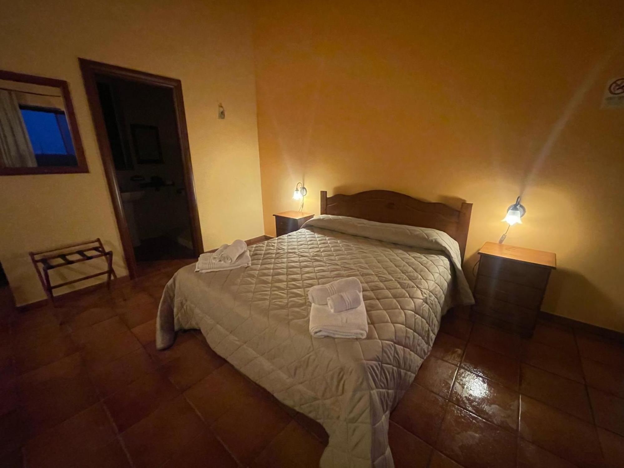Agriturismo Russa Belladonna กัลตาจีโรเน ภายนอก รูปภาพ